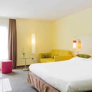 Ibis Styles Centre Port Νίκαια